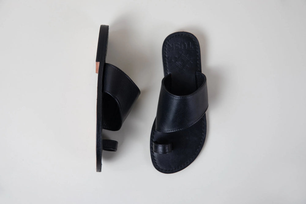 Tusk Vanta Black Sandals
