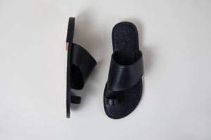Tusk Vanta Black Sandals